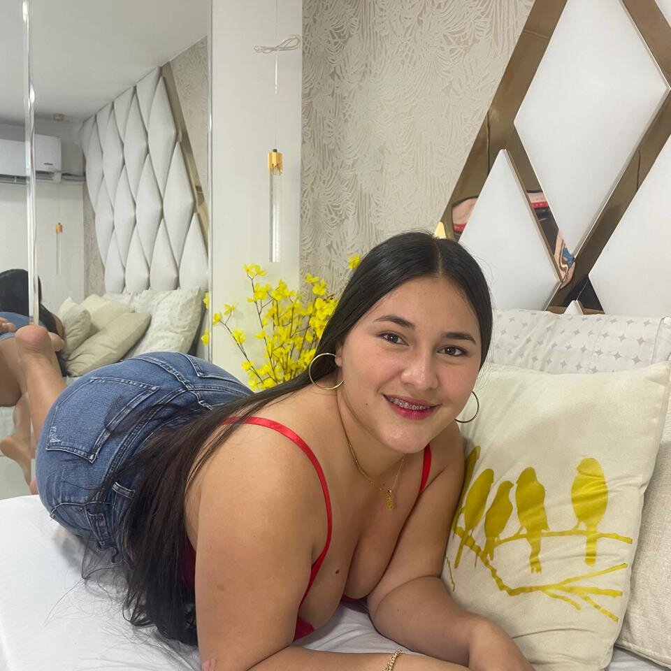 NoaSkyy: офлайн-секс-чат