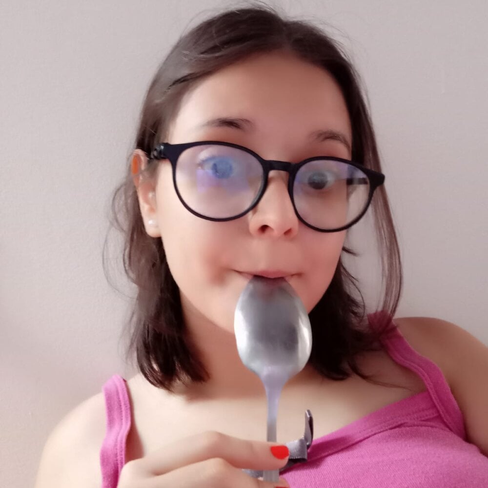 MadieLorez profile