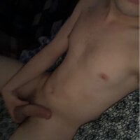 HotUniStudent's Offline Chat Room