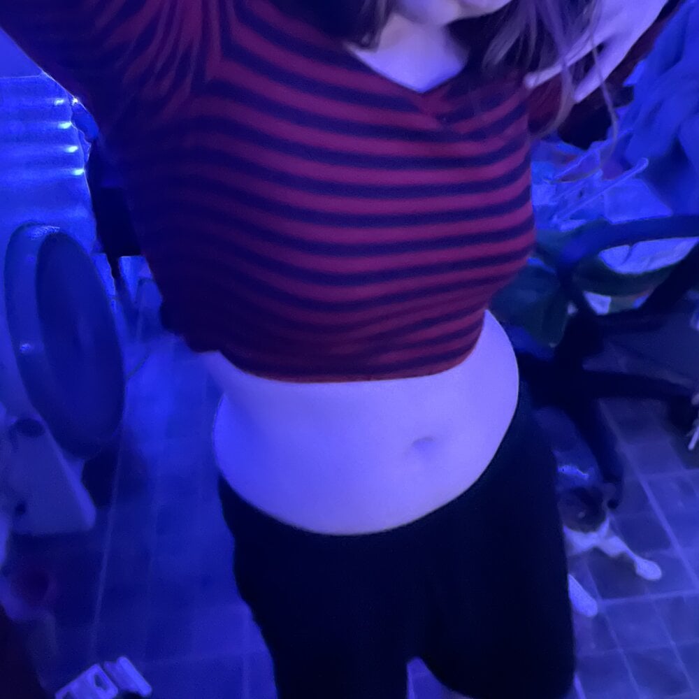 dazeyrayne's Offline XXX Chat