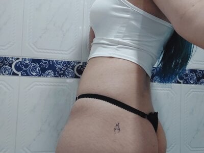 white_roxy - colombian young