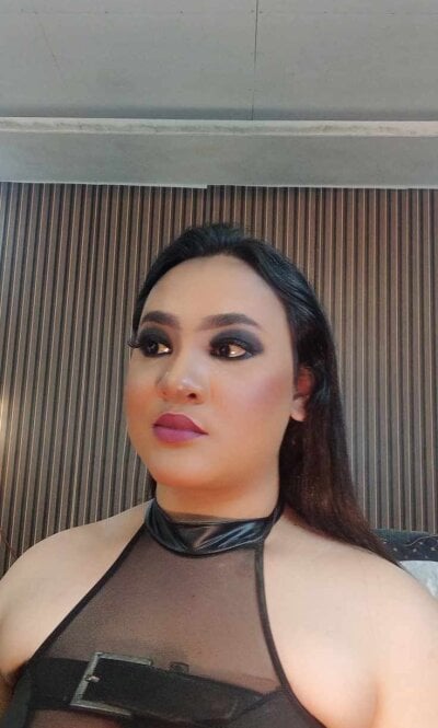 Hotcum_ella Trans Gape Webcam Striptease
