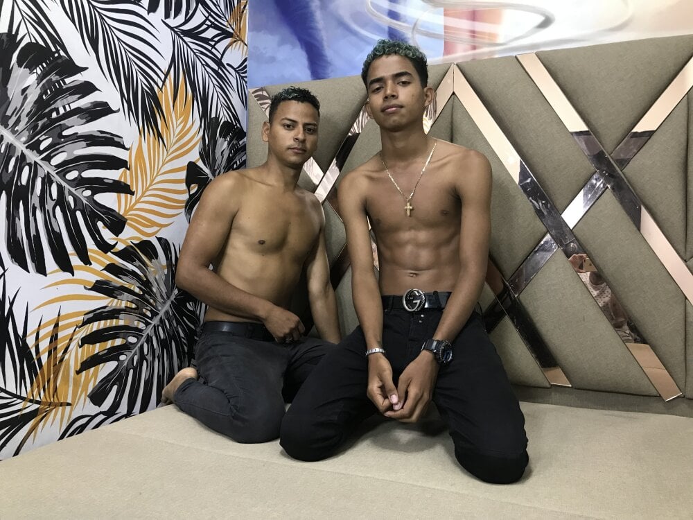 Watch  jesus_and_daniel live on cam at StripChat