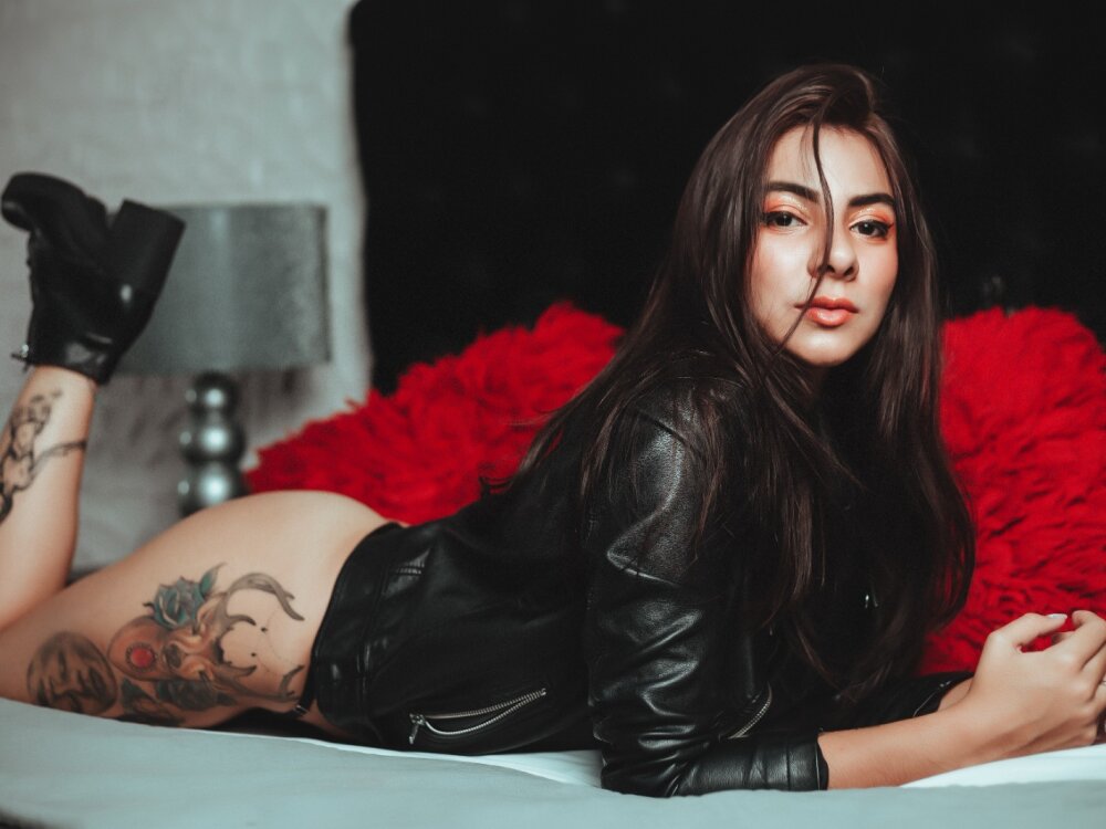 Live sex webcam photo for Mia_Lara_ #289960149