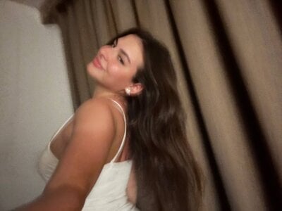 AmiCumOn - brunettes young