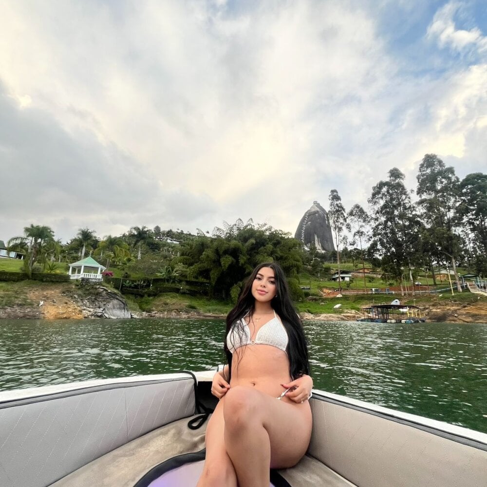 sexlivecamsites.com samaraa_lamm livesex profile in en-un-lugar-feliz cams