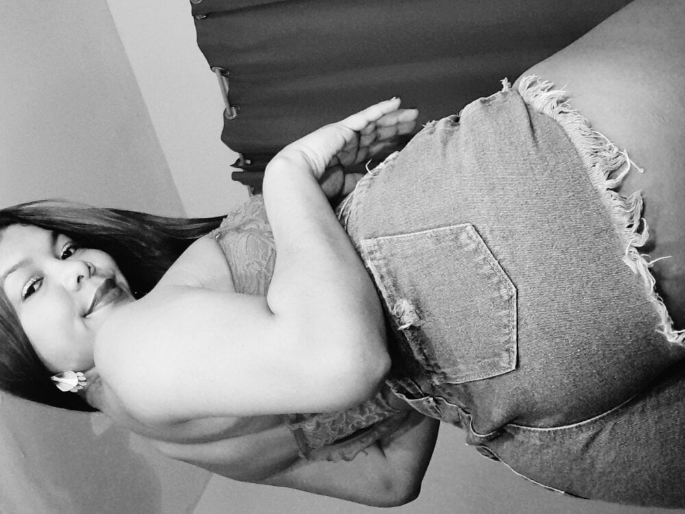 vanessa_squirt30