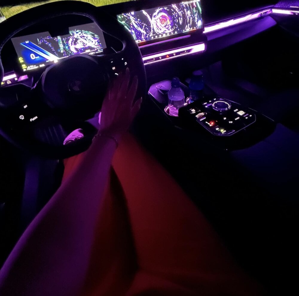 the_snowwhitee from stripchat