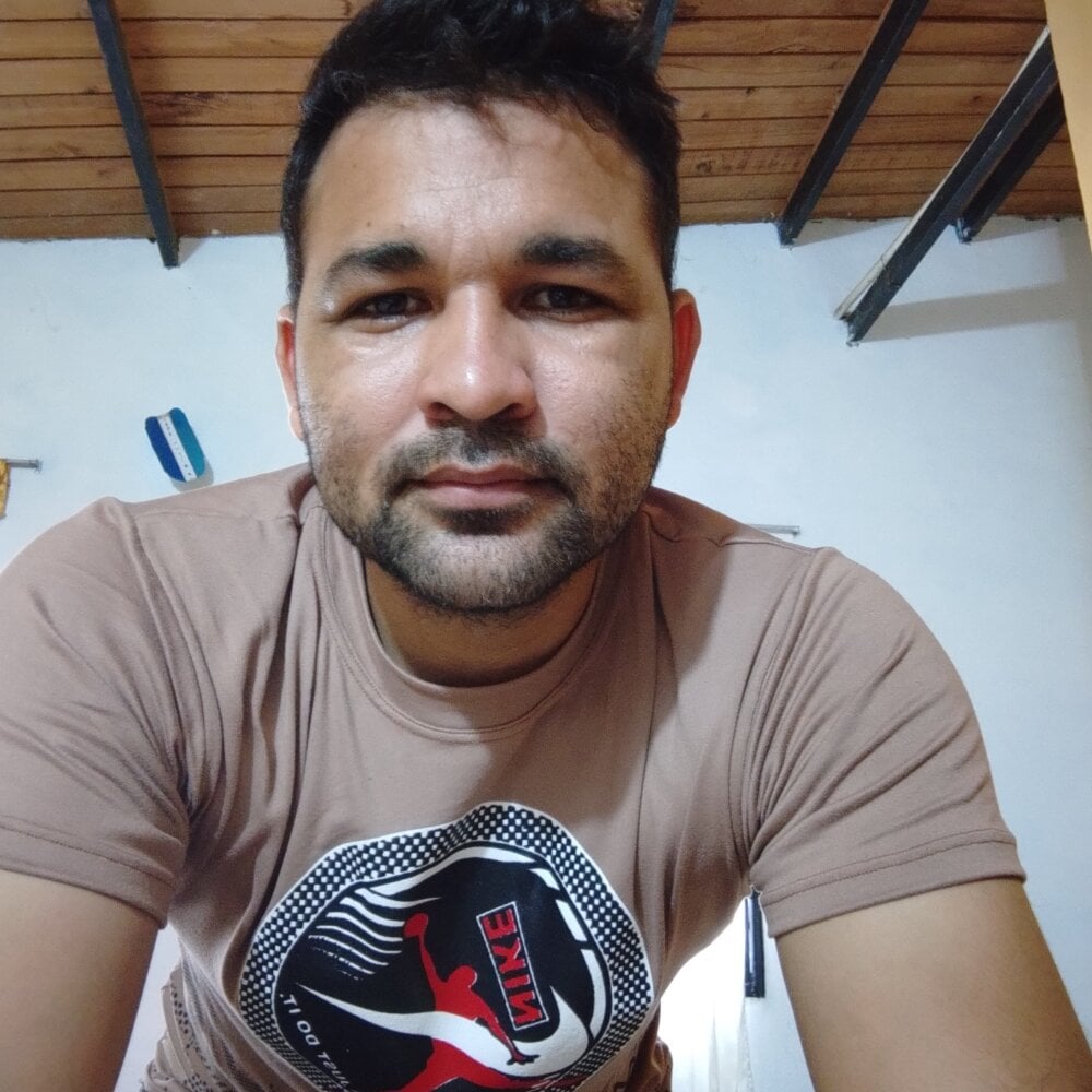 yordelvis27_ from stripchat