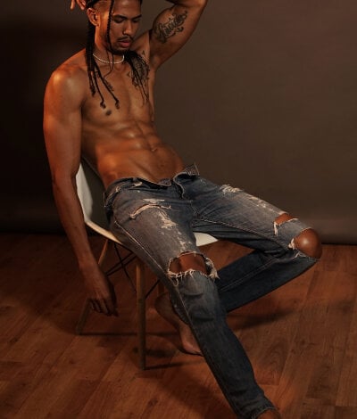 thierryhenrry from stripchat