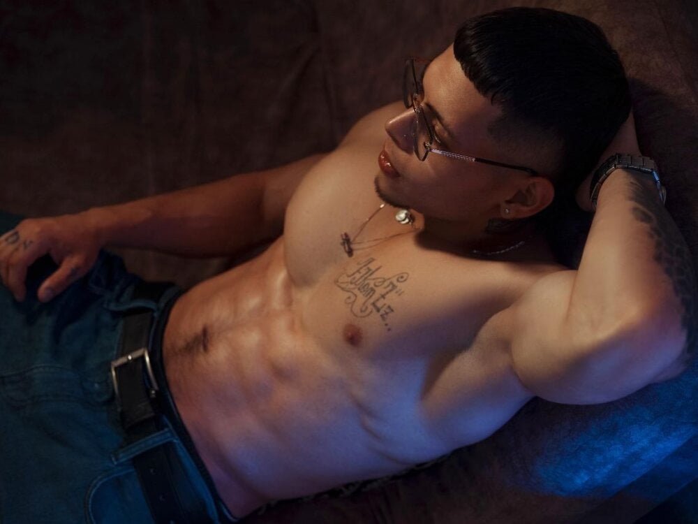 matt_your_master_ from stripchat