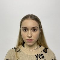 HollyyAler's Offline XXX Chat