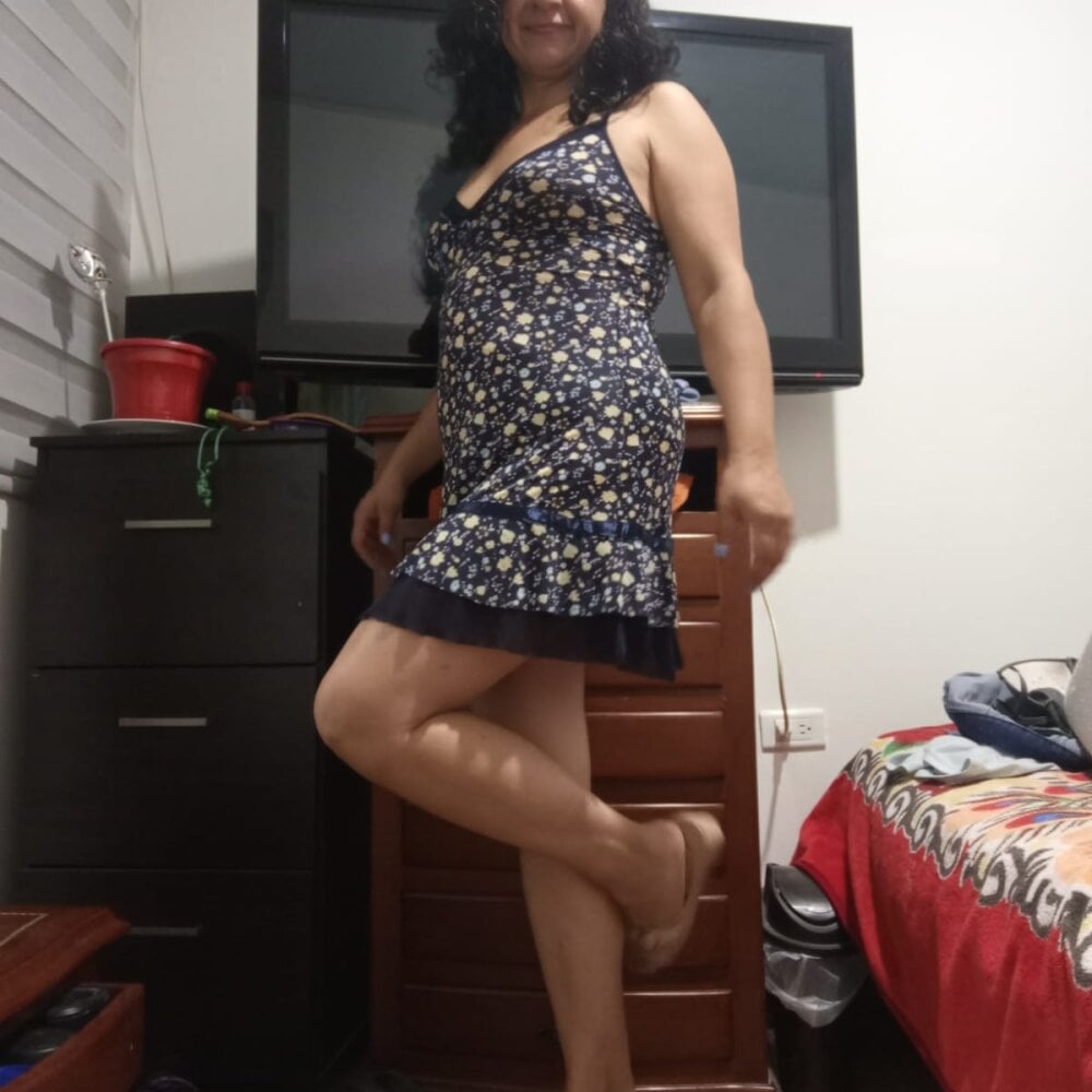 Live sex webcam photo for KiaraEliza #287691290