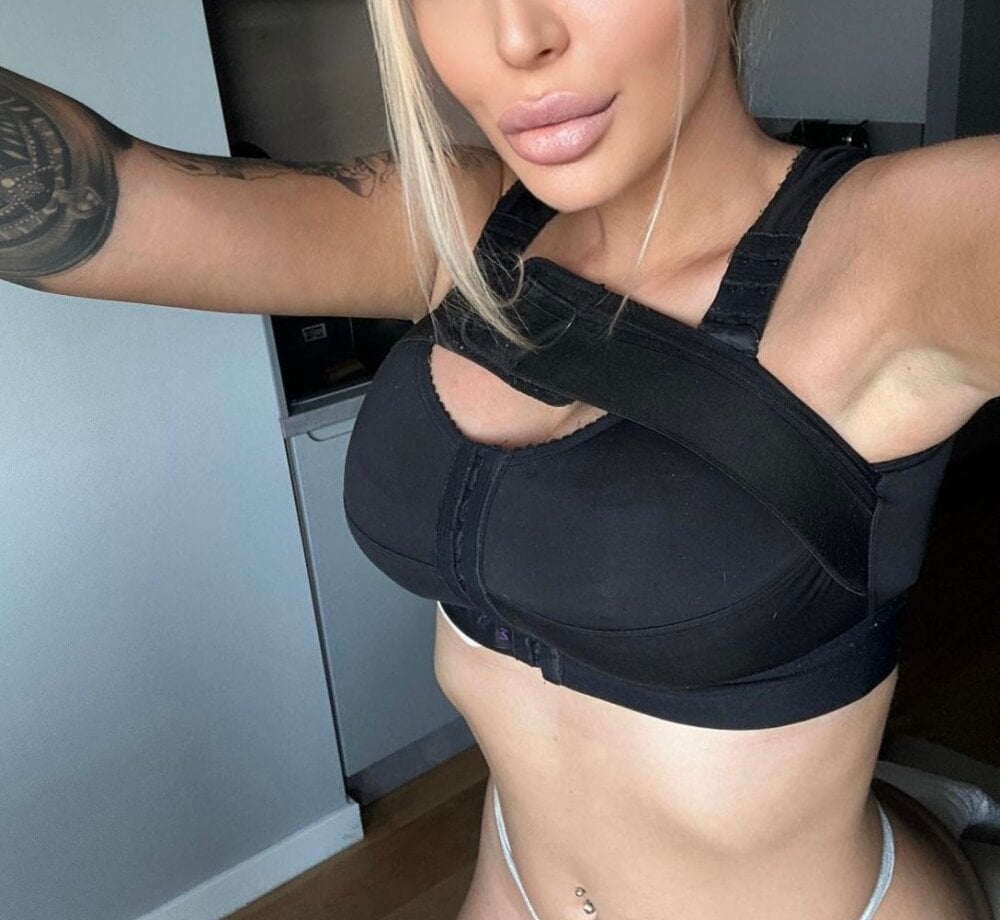Blondy_Angel profile