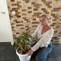 ElenabonyX's webcam live show