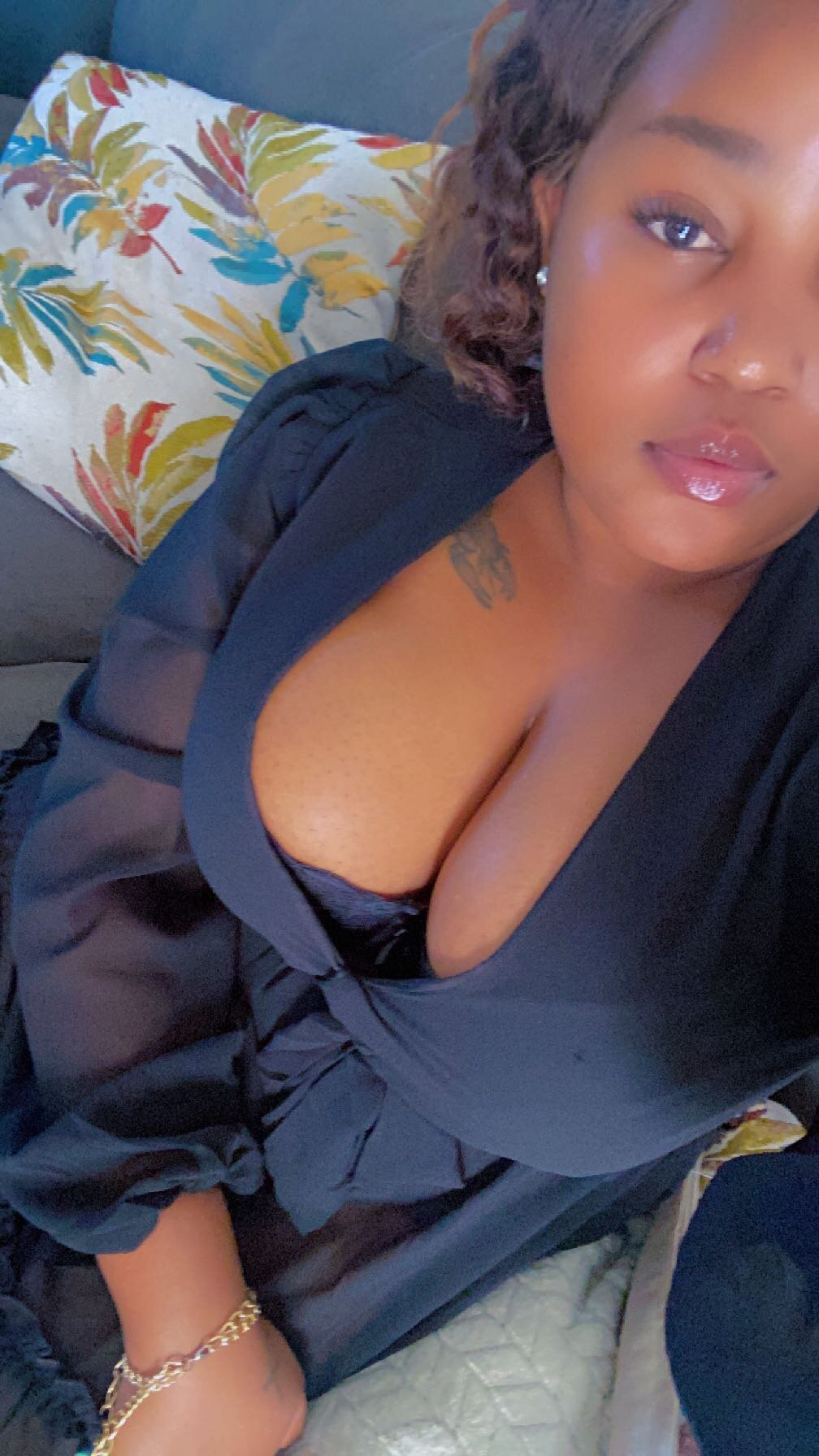 busty_megan