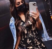 Amara_Rose's Offline Chat Room