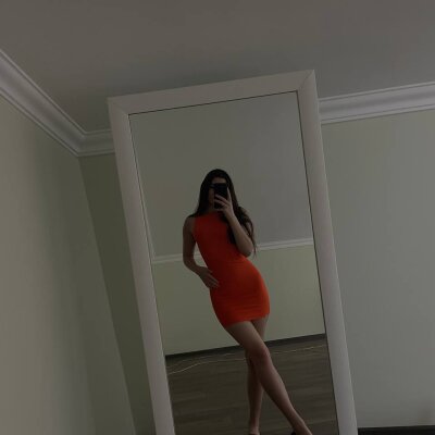 Whitneey_Houston 🔯 live webcam