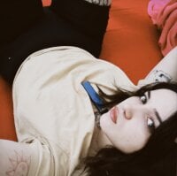 sandrahiyes' Offline Chat Room