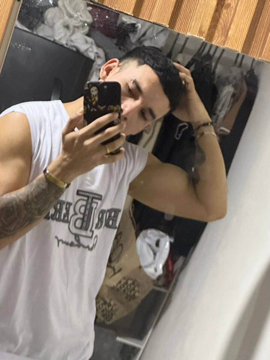 stivens_jr's Offline XXX Chat