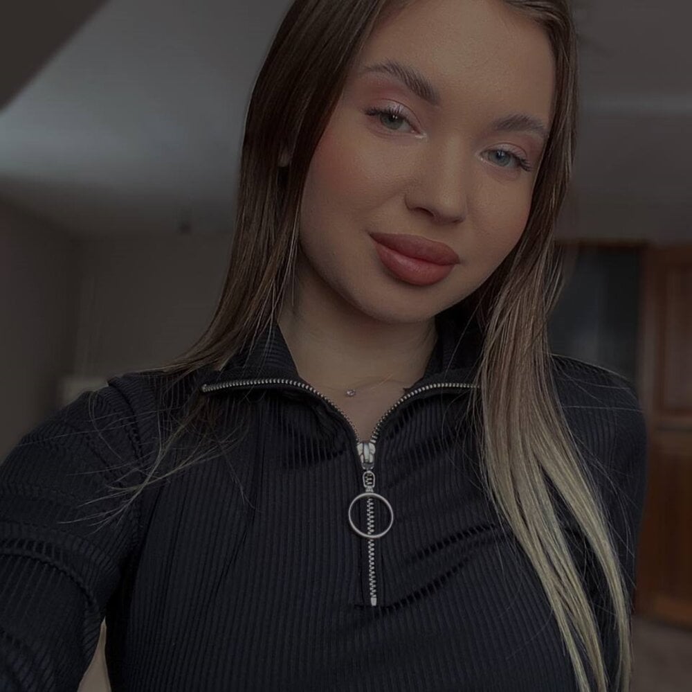 MollieWhite profile