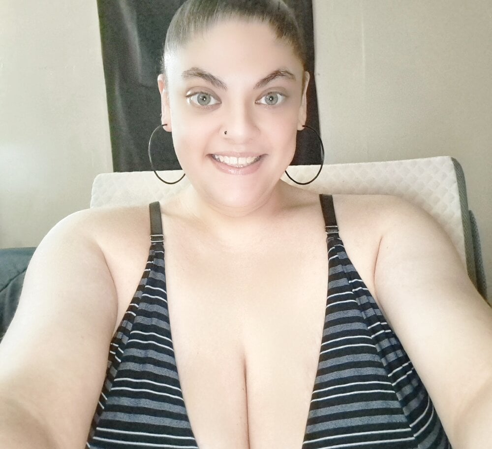 exxxotic_melons from stripchat