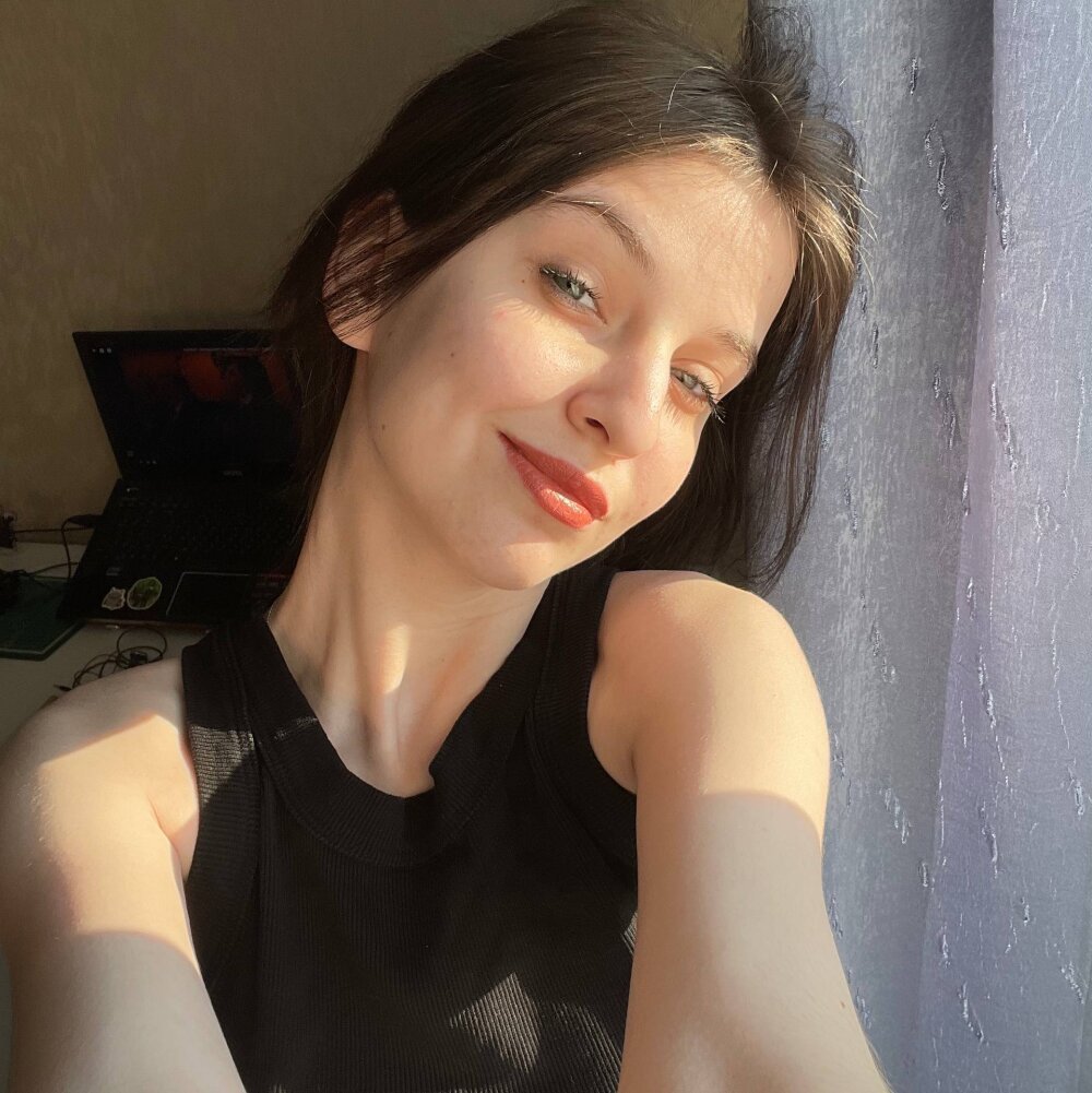 livesex.fan evalagorio livesex profile in on-ur-lap cams