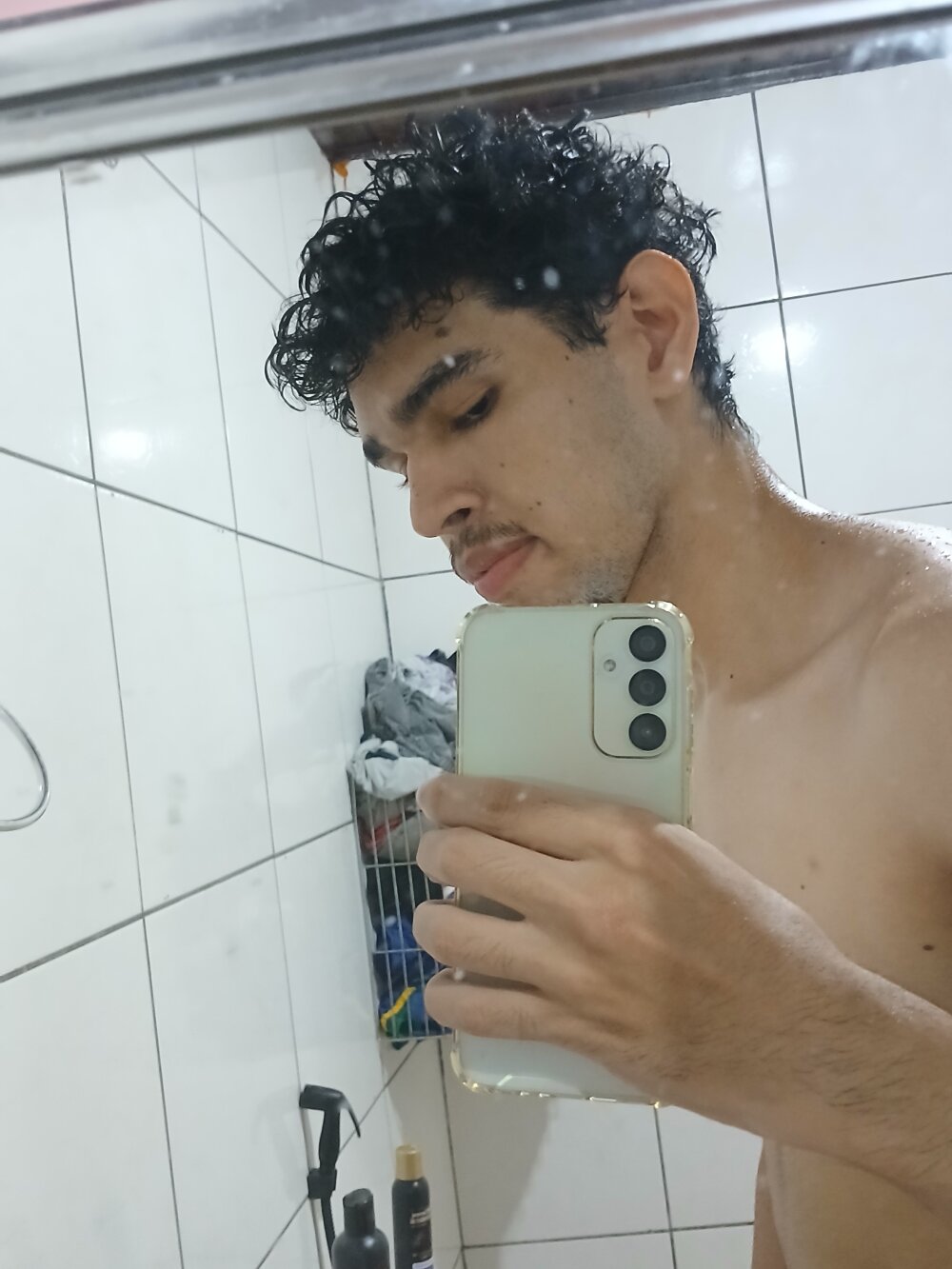 Juan_Carlos09 Obrolan XXX Offline