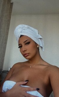 BriannaSin's Offline Chat Room