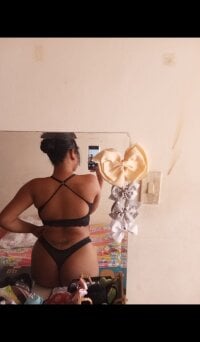 nataly_jones_'s Offline Chat Room