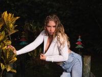 Model reinahot-699