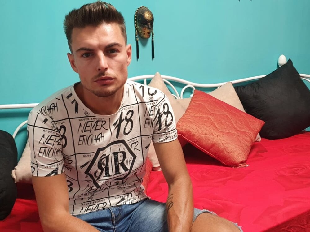 Modelo de Cam ChristianFire Show de Sexo ao Vivo Grátis e Stripchat