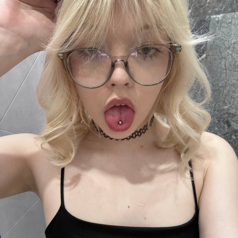 Cam girl ZazaLiya
