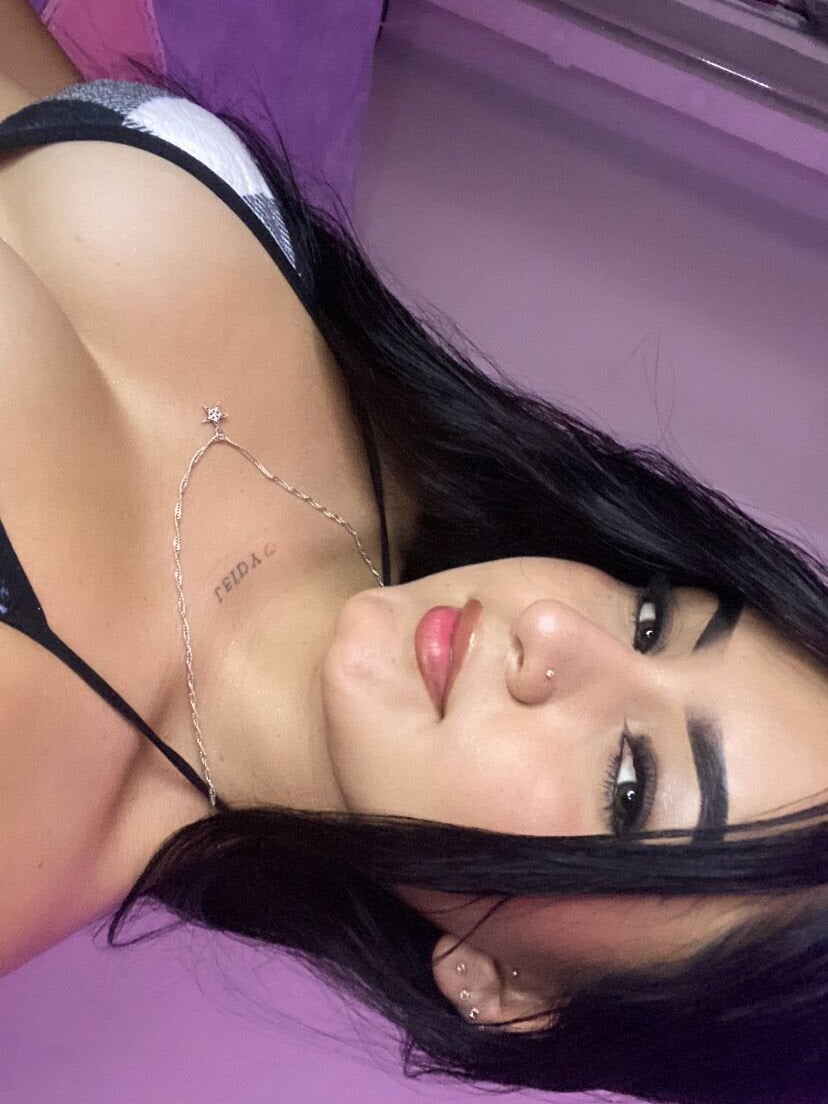 danne_bratz_ from stripchat