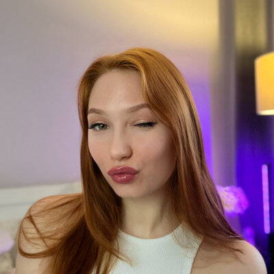 EmmaSwann private show