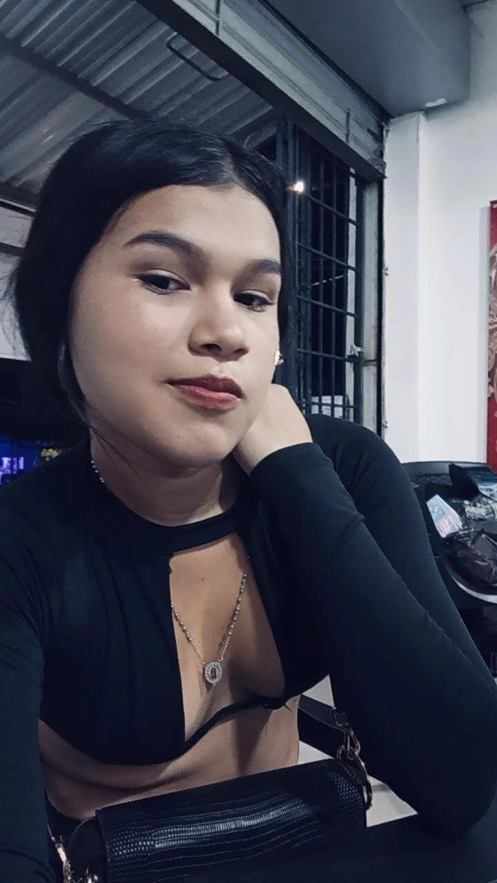 PetiteAri