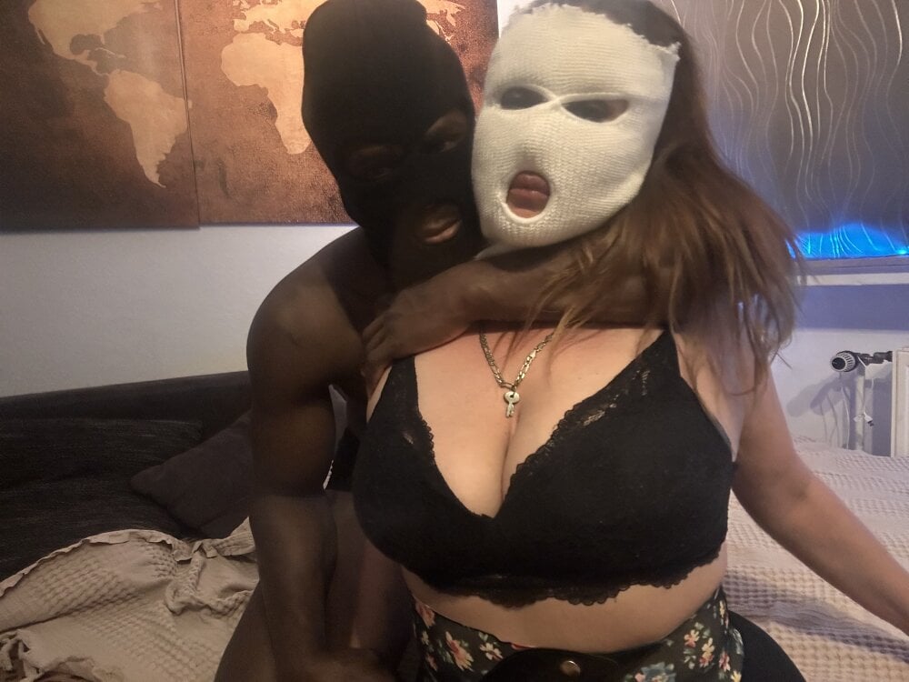 NoLimit365 live cam model at StripChat