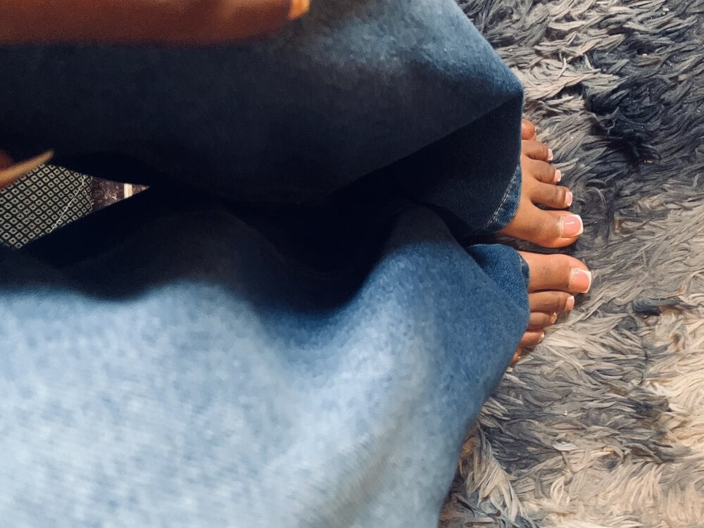 livesexbbwcams.com southabarbie26 livesex profile in muscular cams