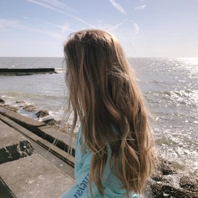 Zoey_deuttch