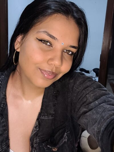 MEGANSANTOS 😗 webcam chat