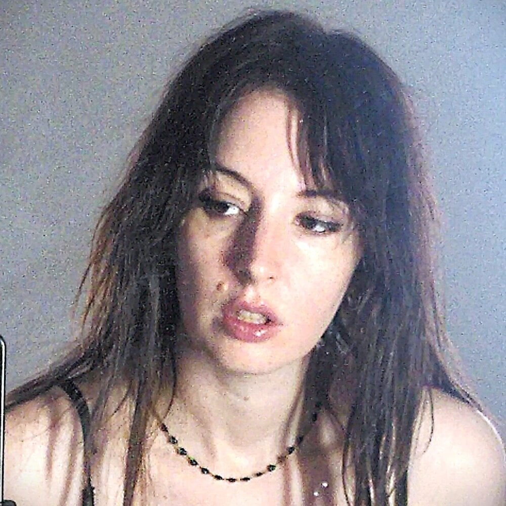 sophia_leurre's Offline Chat Room