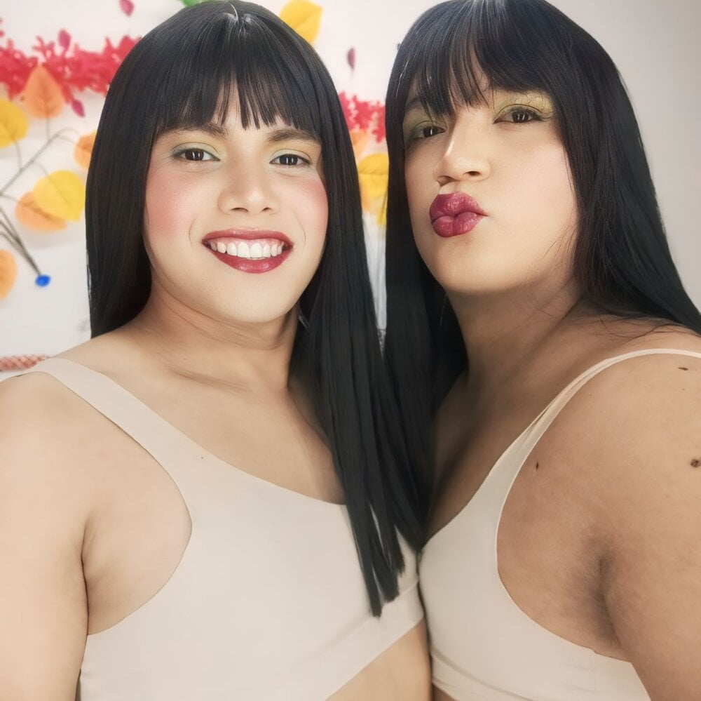 Live sex webcam photo for Ambersweet15 #290325193