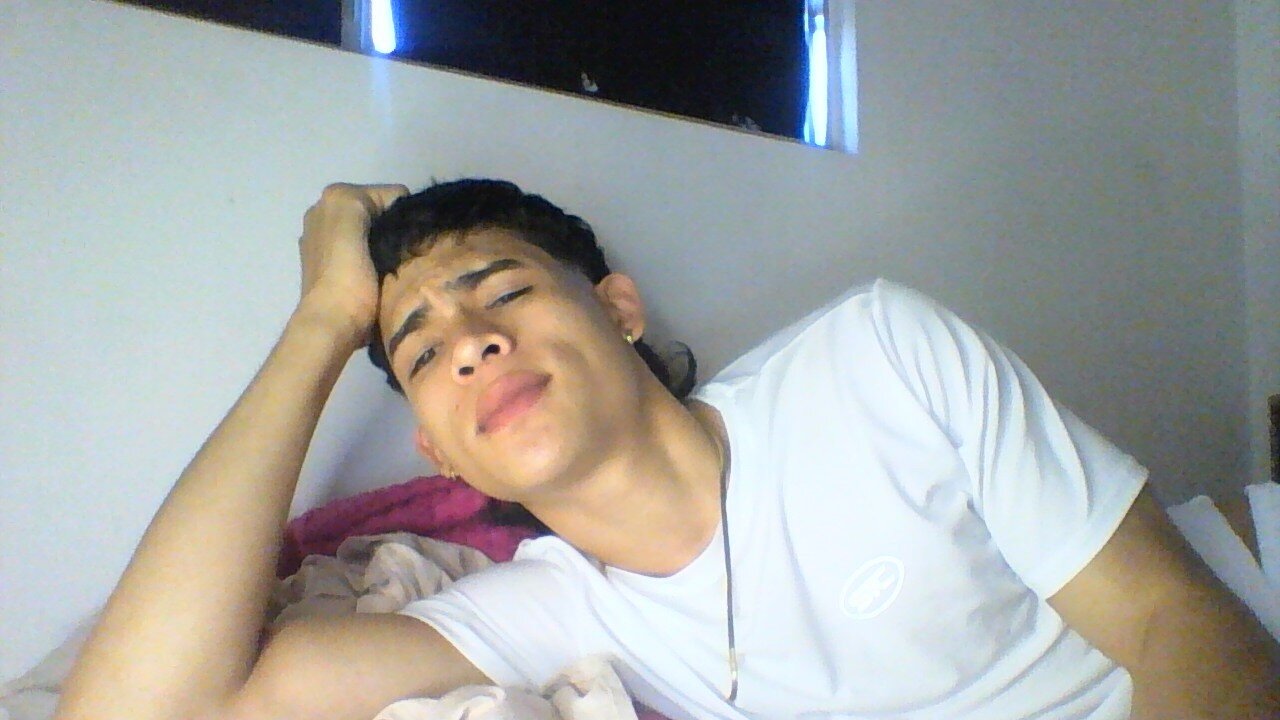 LatinHot_couple_
