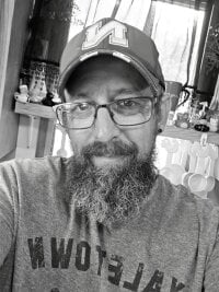 Beardedcowboydaddy webcam thumbnail