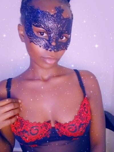 Kinky_Queen1111 on StripChat