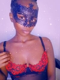 Kinky_Queen1111's Offline Chat Room