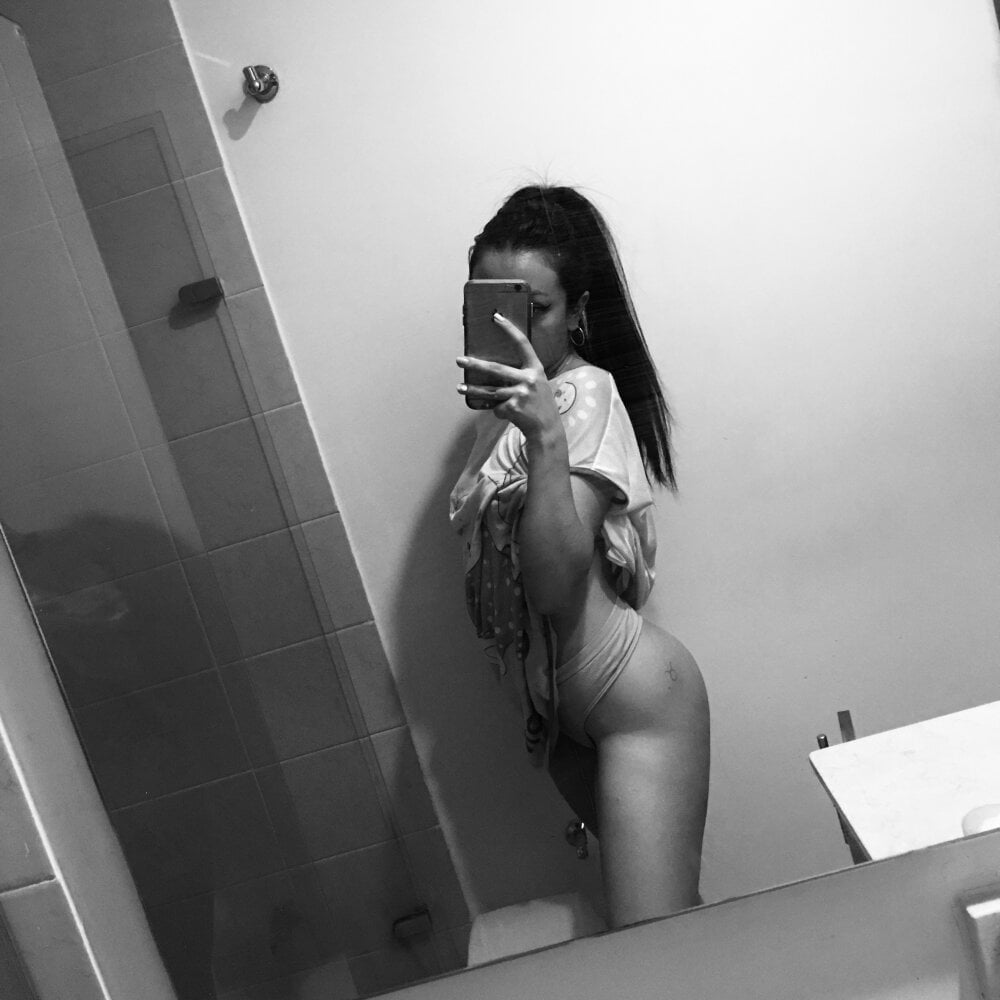 Saara16_hot profile
