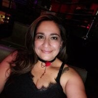 SalomeHot69X's Offline Chat Room