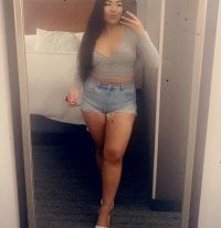 malanijade's Offline Chat Room