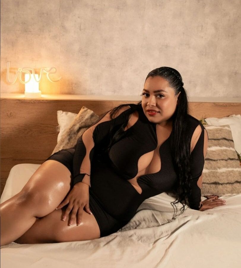 sexcams-joy.com tatikanyx livesex profile in bisexual cams